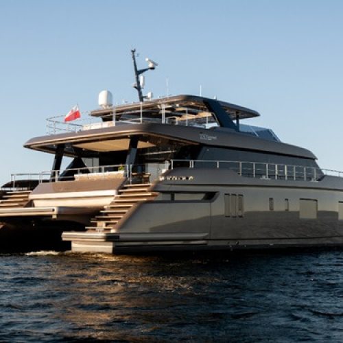 100 SUNREEF POWER: WHERE LUXURY MEETS THE SEA